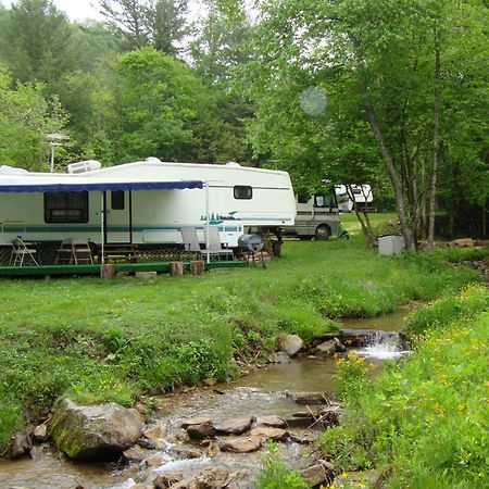 Dark Ridge Hideout Hotel Elk Park Екстериор снимка