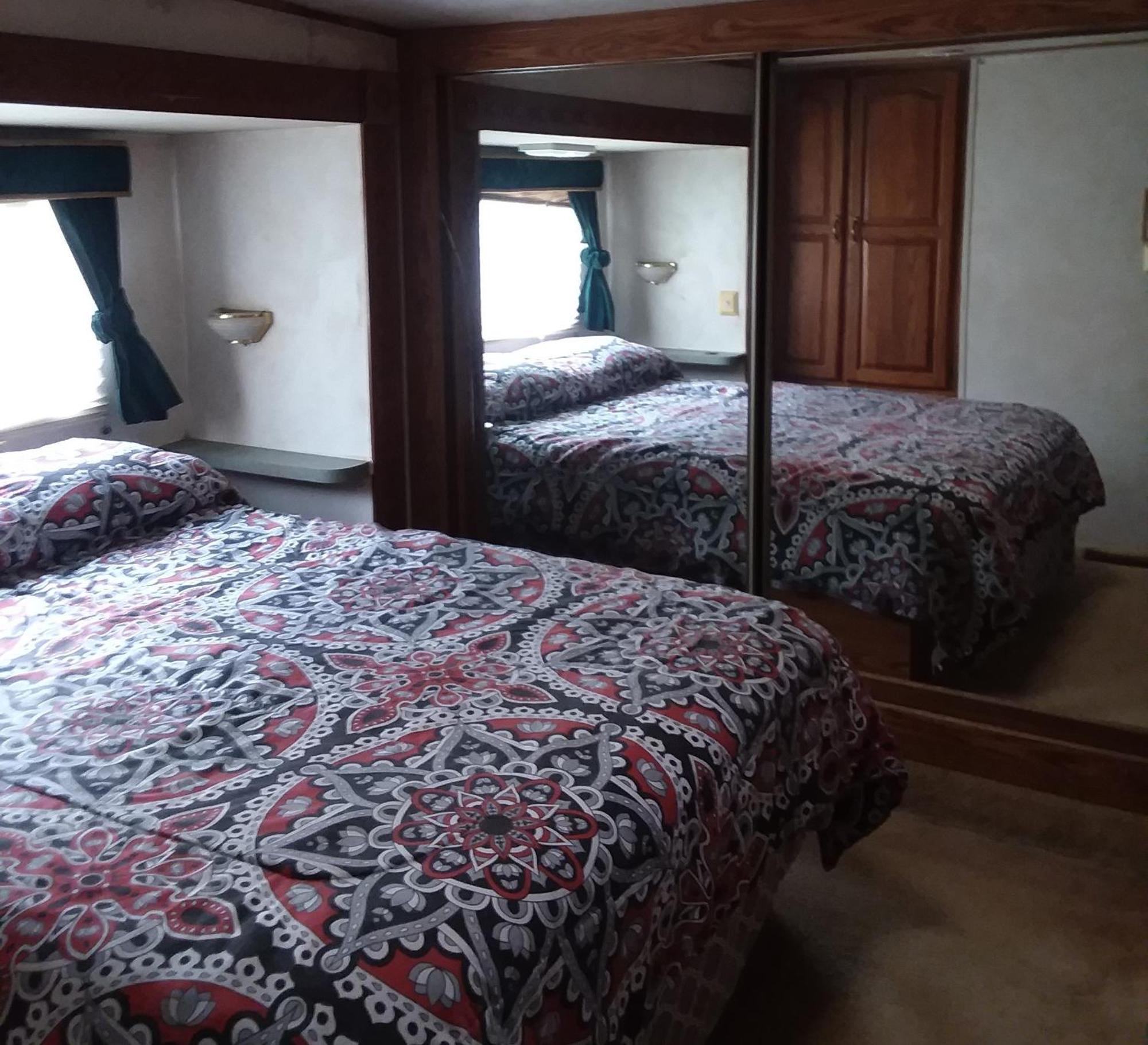 Dark Ridge Hideout Hotel Elk Park Екстериор снимка